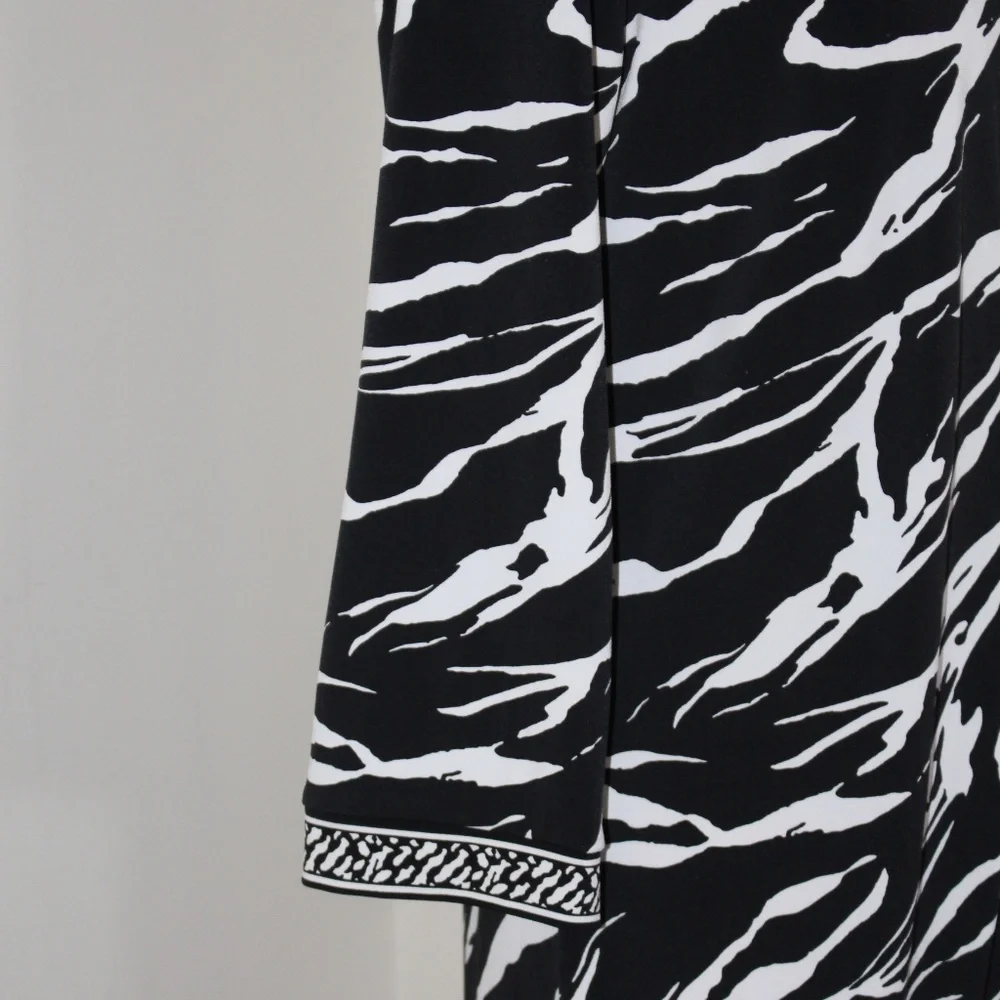 Dana Buchman, sheath dress with 3/4 sleeves